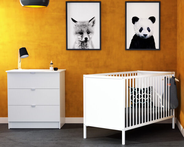 Duo lit bébé et commode à langer ALBA de WEBABY - Lits fixes 60x120cm - Panneaux de fibres haute densité laqués, panneaux de particules agglomérées mélaminés et hêtre massif.